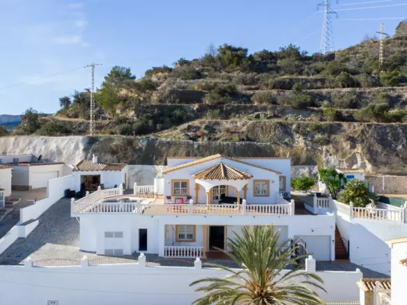 4-bedroom Villa In Calpe, Spain (264 M²)