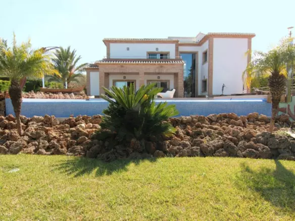 5-bedroom Villa In Jávea – Xàbia, Spain (450 M²)