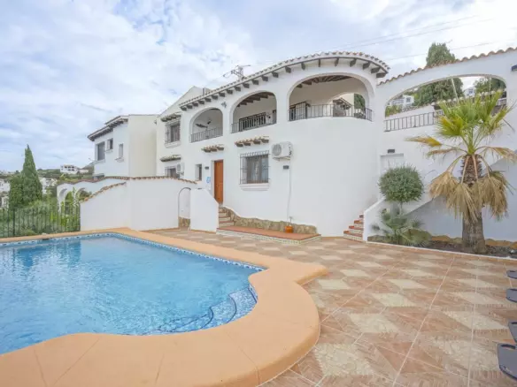 5-bedroom Villa In El Rafol D’almunia, Spain (307 M²)