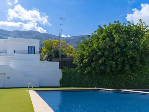 3-bedroom Villa In Denia, Spain (216 M²)