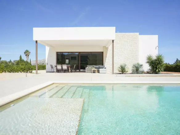 3-bedroom Villa In Pedreguer, Spain (225 M²)