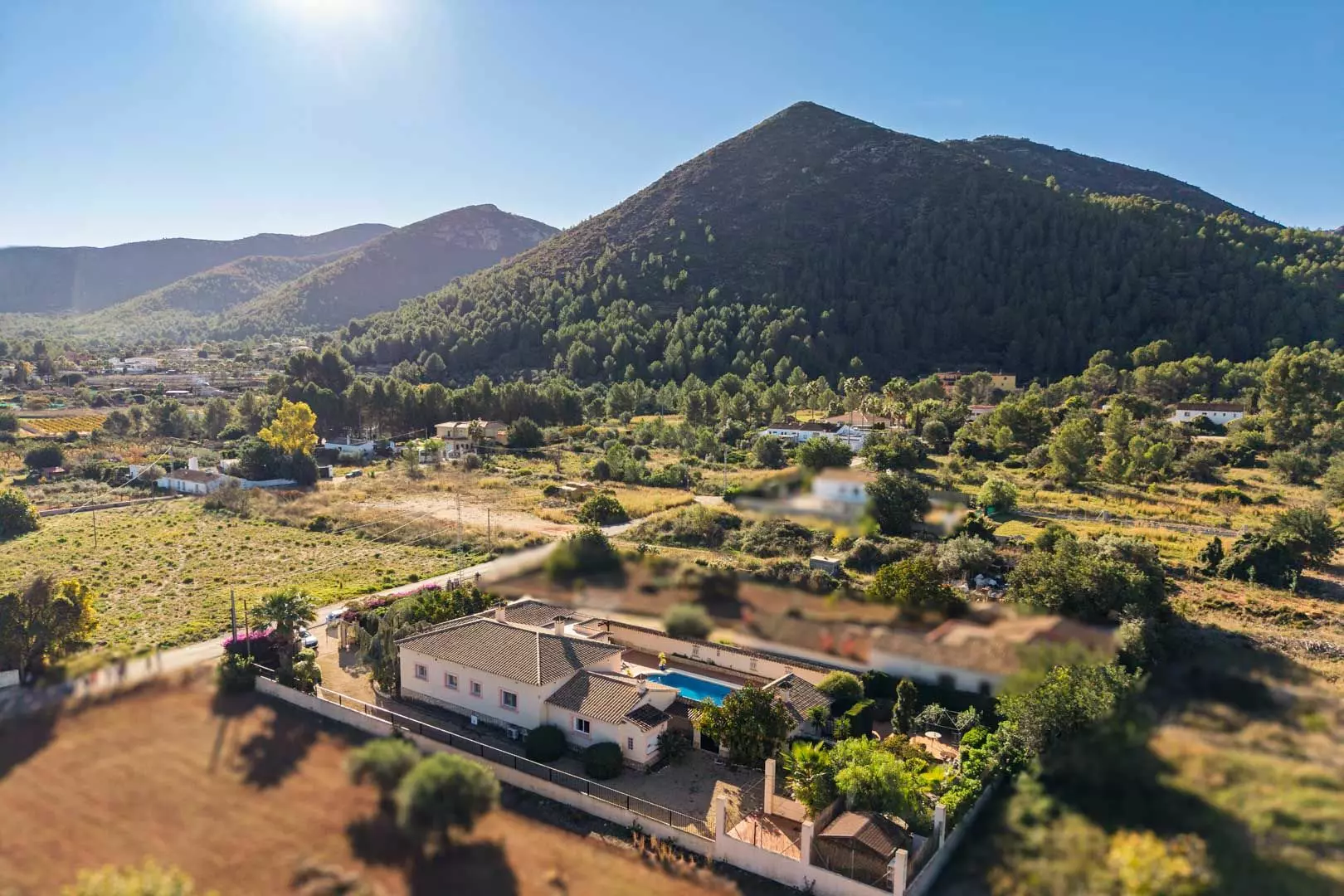 3-bedroom Villa In Jalon – Xalo, Spain (253 M²)