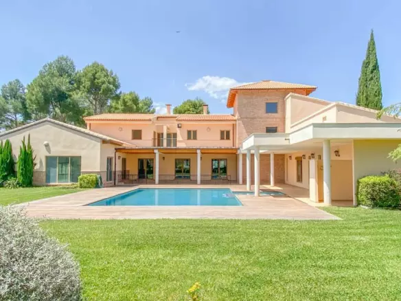 7-bedroom Villa In Penaguila, Spain (1.529 M²)