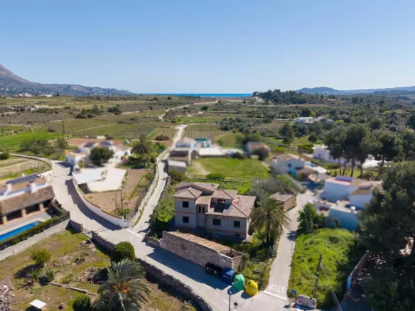3-bedroom Villa In Gata De Gorgos, Spain (150 M²)