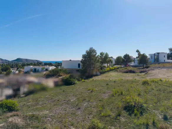 Plot In Moraira, Spain (811 M² Plot)