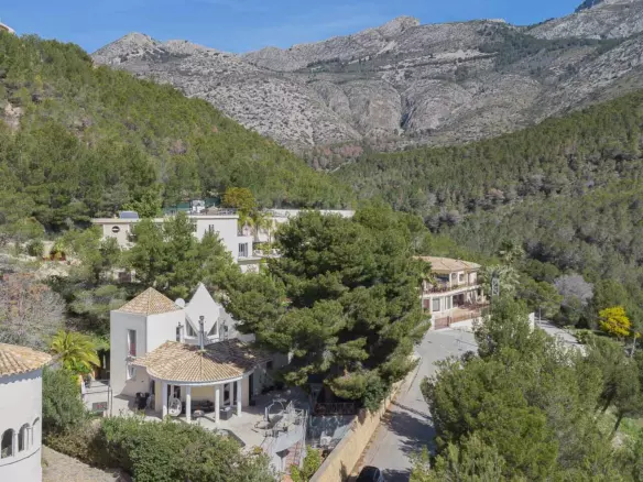 3-bedroom Villa In Altea, Spain (200 M²)