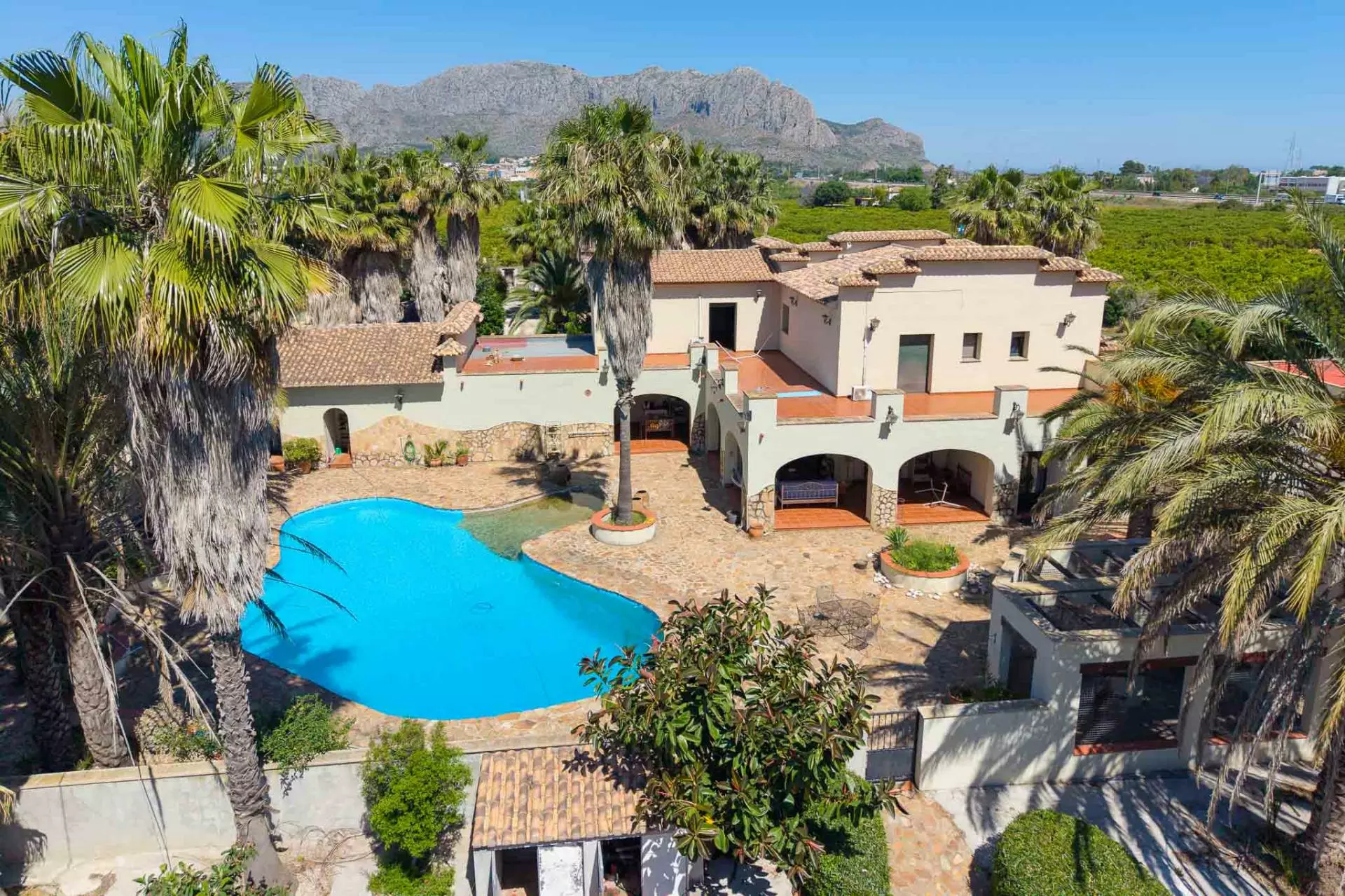 2-1-f75aab 5-bedroom Villa In Ondara, Spain (1.025 M²)