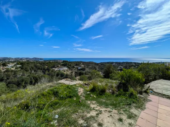 Plot In Benissa, Spain (1.056 M² Plot)