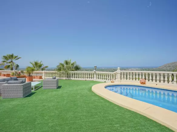 5-bedroom Villa In Pedreguer, Spain (392 M²)