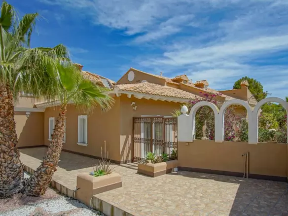 8-bedroom Villa In La Nucía, Spain (900 M²)