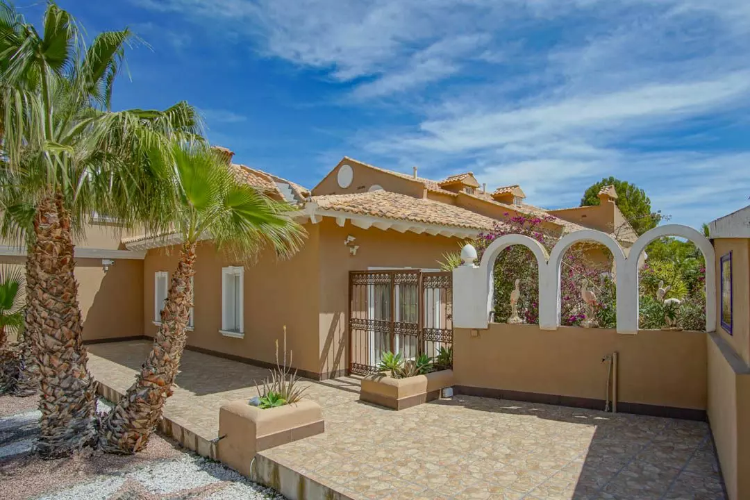 8-bedroom Villa In La Nucía, Spain (900 M²)