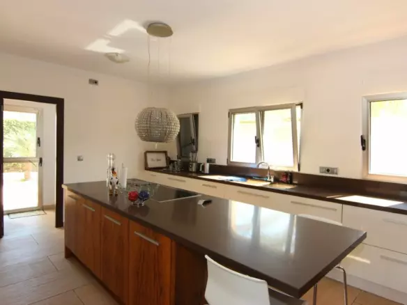 5-bedroom Villa In Jávea – Xàbia, Spain (450 M²)