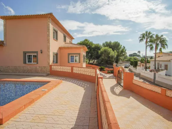 5-bedroom Villa In Calpe, Spain (345 M²)