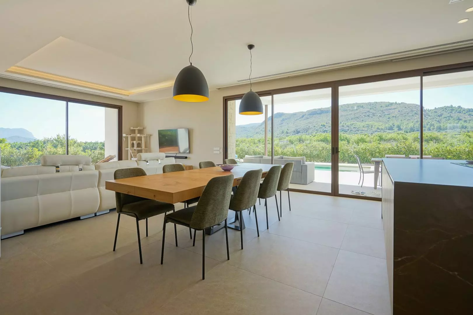 3-bedroom Villa In Pedreguer, Spain (225 M²)