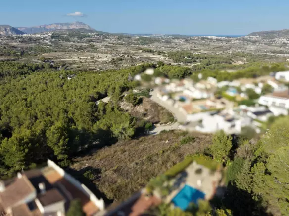 Plot In Moraira, Spain (1.047 M² Plot)