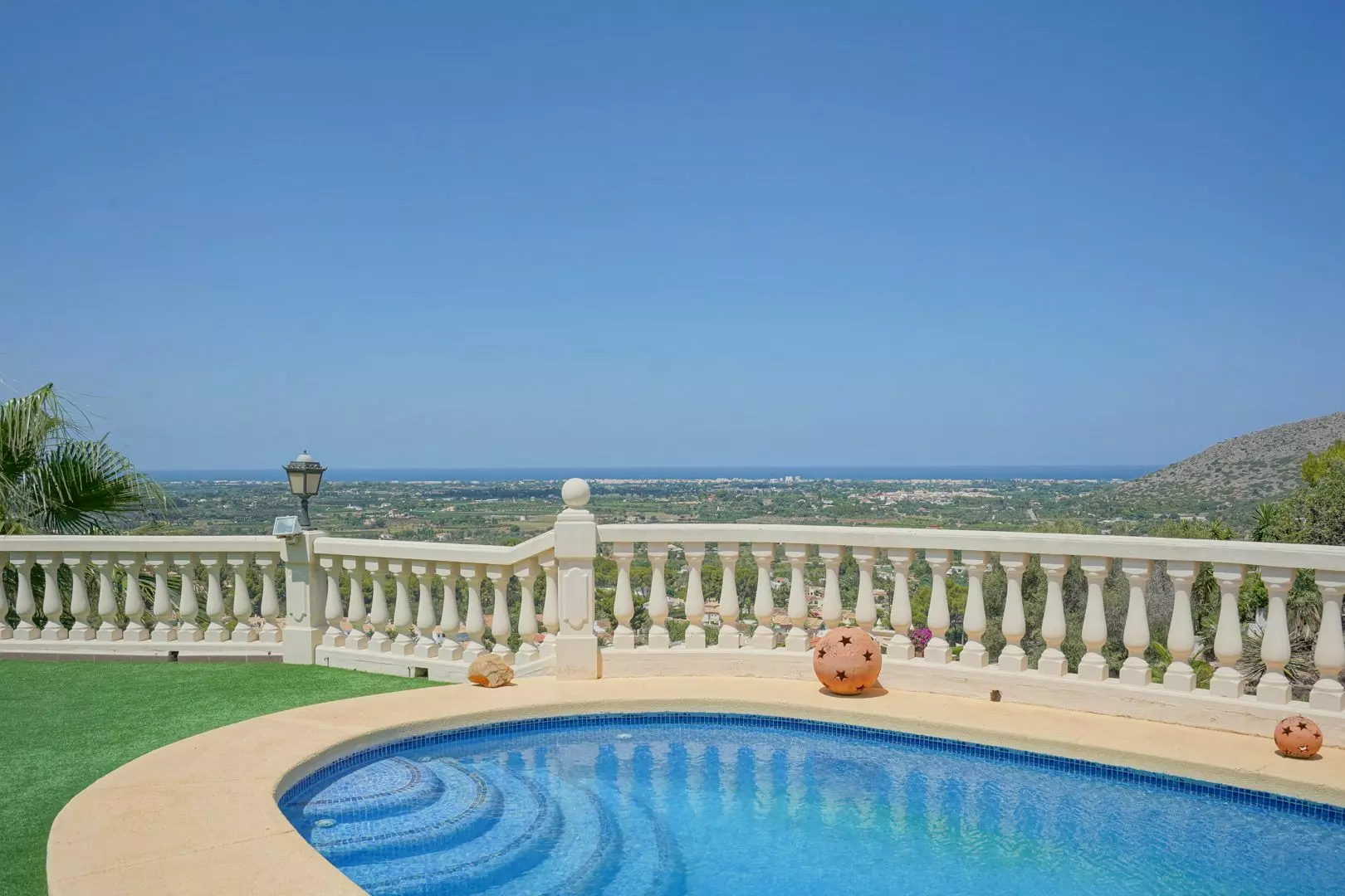 5-bedroom Villa In Pedreguer, Spain (392 M²)