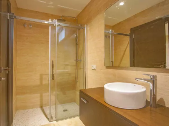 5-bedroom Villa In L’alfas Del Pi, Spain (810 M²)