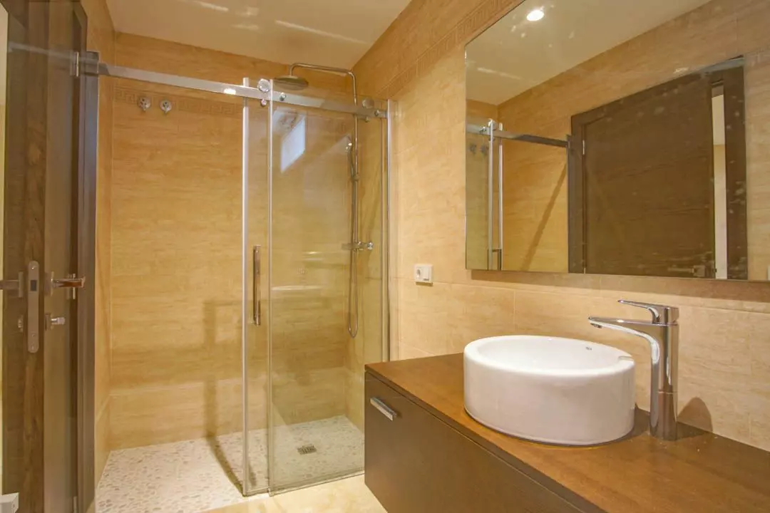 5-bedroom Villa In L’alfas Del Pi, Spain (810 M²)