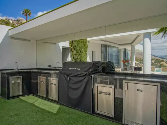 6-bedroom Villa In Altea, Spain (547 M²)