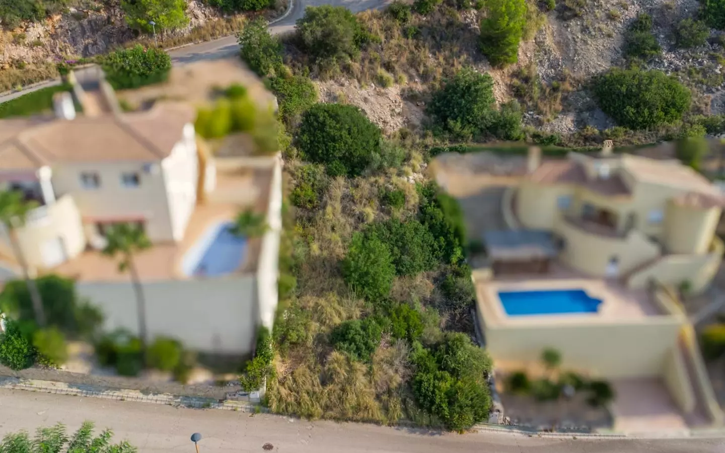 Plot In Jalon – Xalo, Spain (653 M² Plot)
