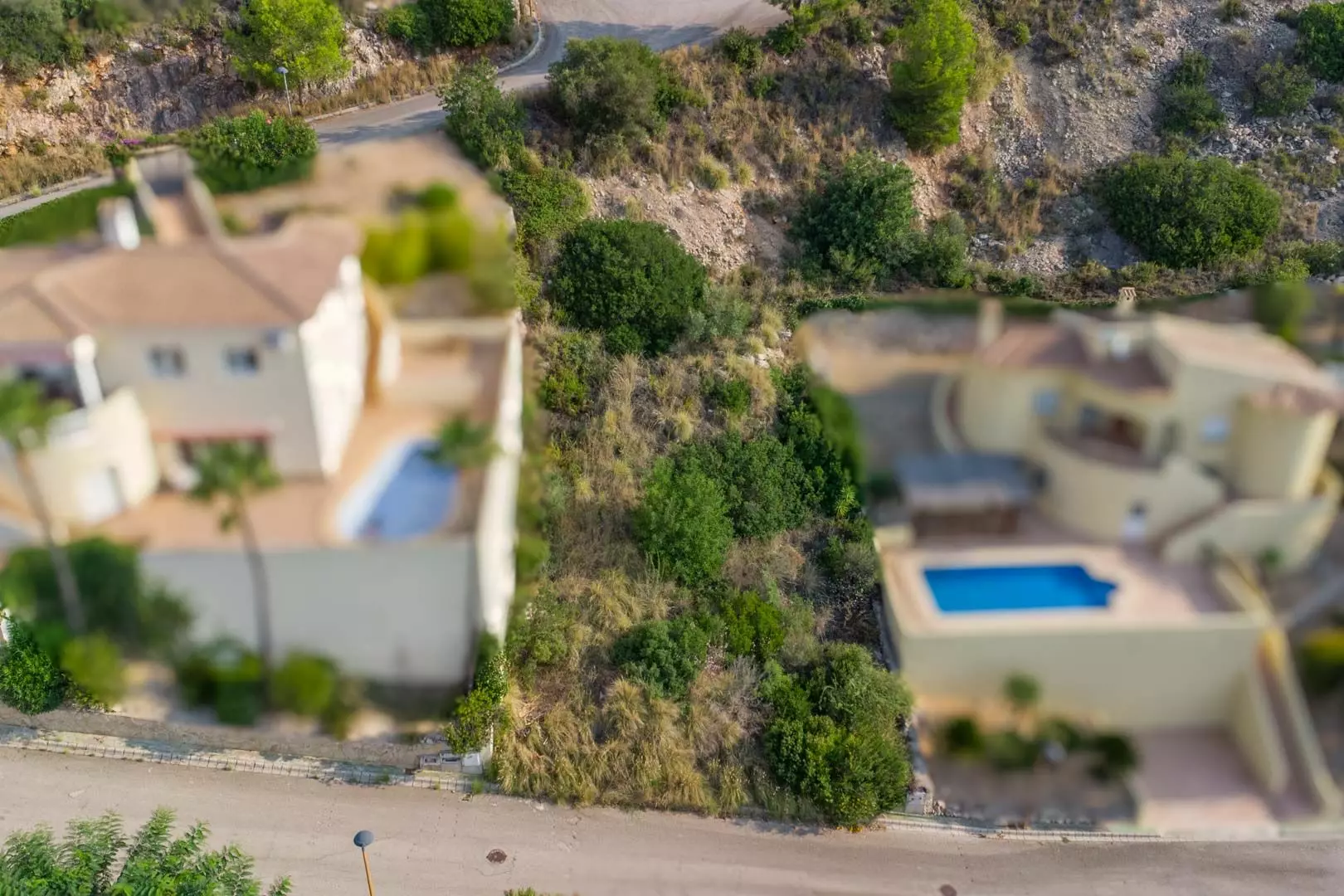 Plot In Jalon – Xalo, Spain (653 M² Plot)