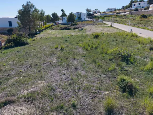 Plot In Moraira, Spain (811 M² Plot)