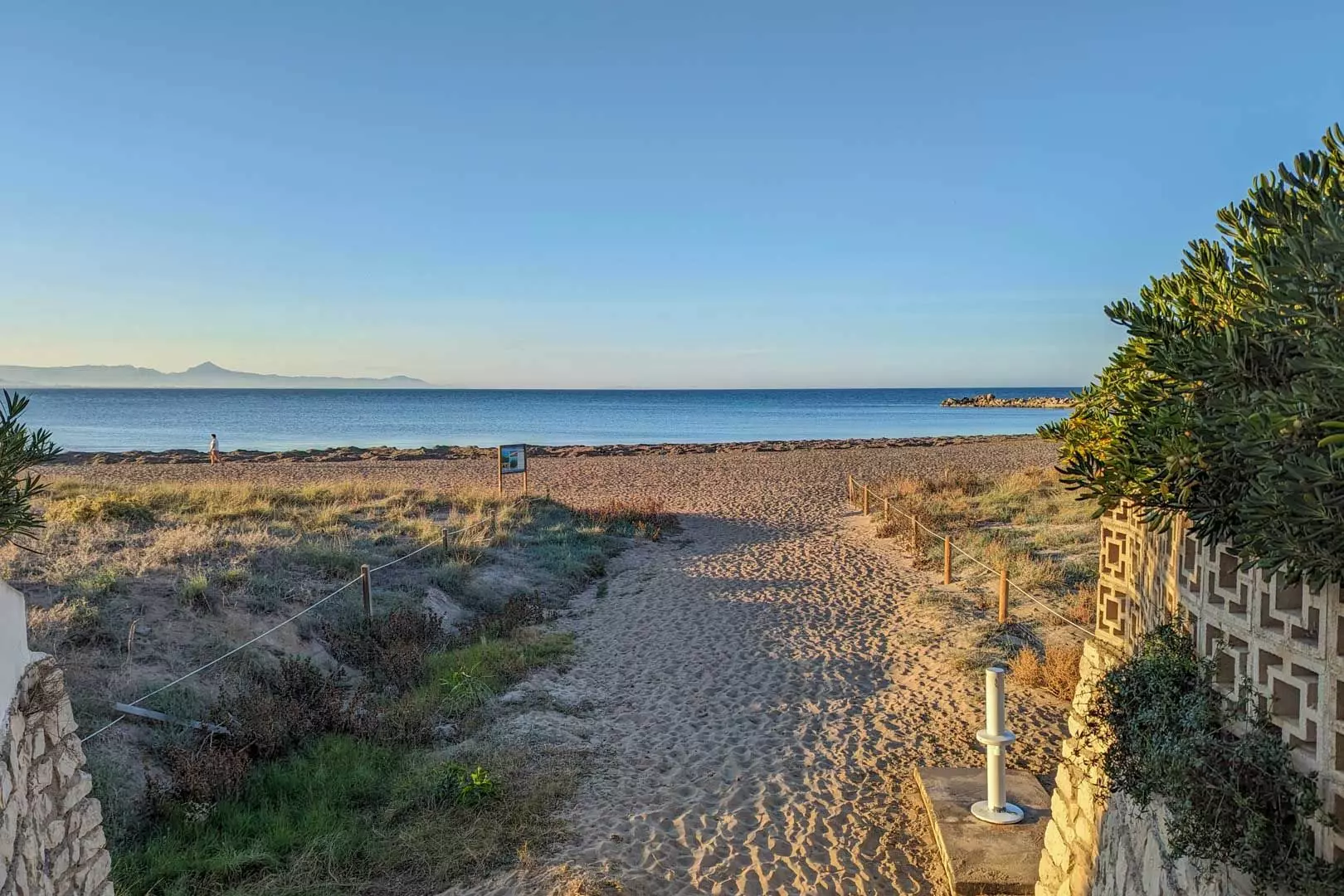5-bedroom Villa In El Rafol D’almunia, Spain (307 M²)
