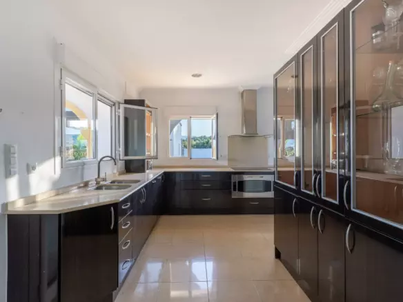 4-bedroom Villa In Beniarbeig, Spain (376 M²)