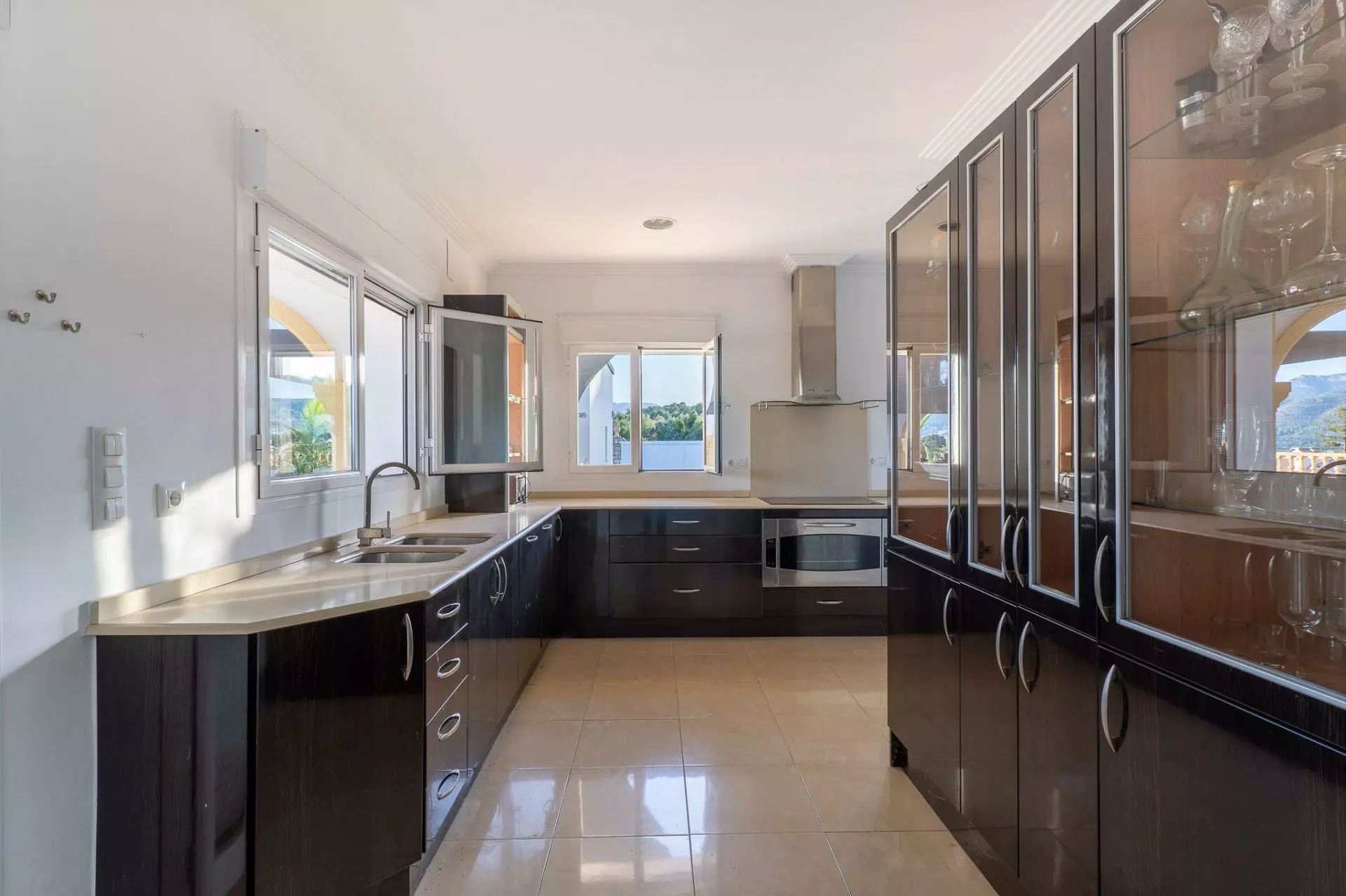4-bedroom Villa In Beniarbeig, Spain (376 M²)