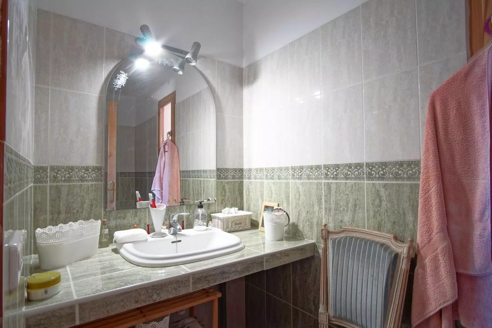 6-bedroom Villa In Pedreguer, Spain (361 M²)