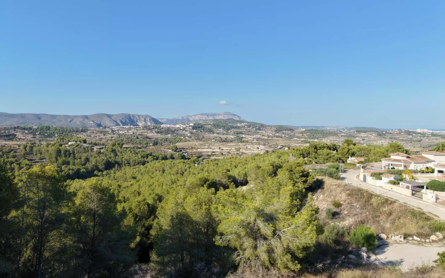 Plot In Moraira, Spain (1.047 M² Plot)