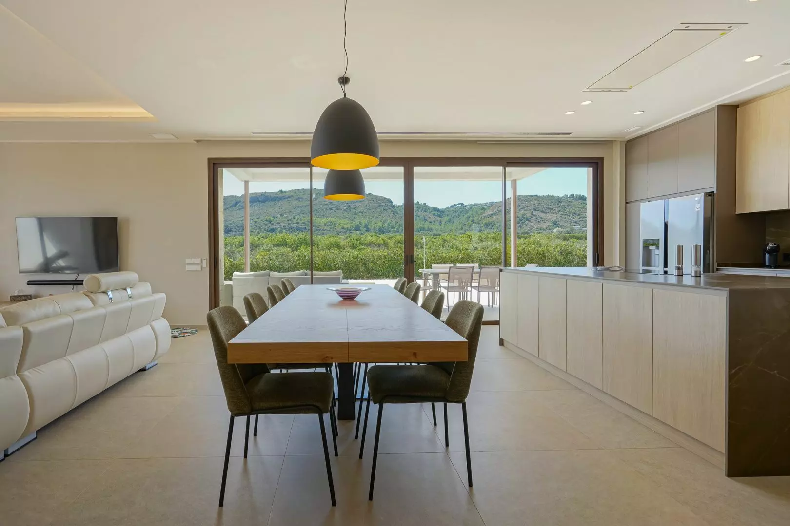 3-bedroom Villa In Pedreguer, Spain (225 M²)