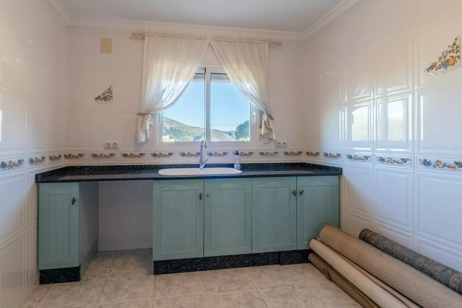 3-bedroom Villa In Jalon – Xalo, Spain (253 M²)