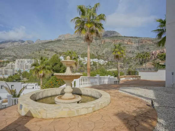 4-bedroom Villa In Altea, Spain (400 M²)