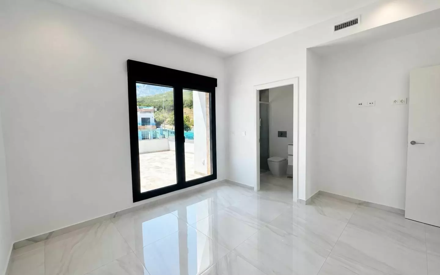 3-bedroom Villa In La Nucía, Spain (123 M²)