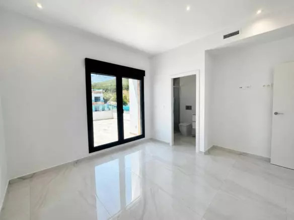 3-bedroom Villa In La Nucía, Spain (123 M²)