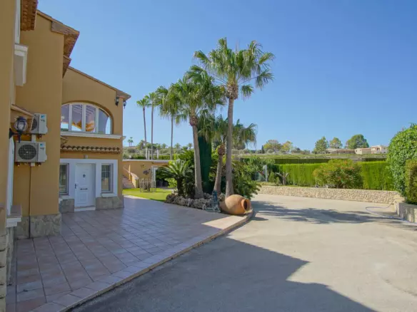 8-bedroom Villa In Benissa, Spain (696 M²)