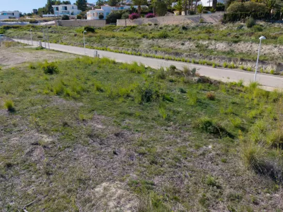 Plot In Moraira, Spain (811 M² Plot)