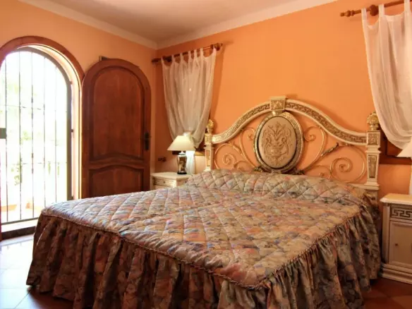 8-bedroom Villa In Benissa, Spain (392 M²)