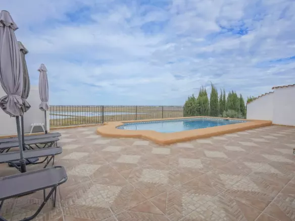 5-bedroom Villa In El Rafol D’almunia, Spain (307 M²)