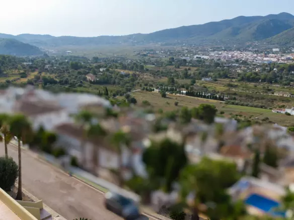 Plot In Jalon – Xalo, Spain (653 M² Plot)