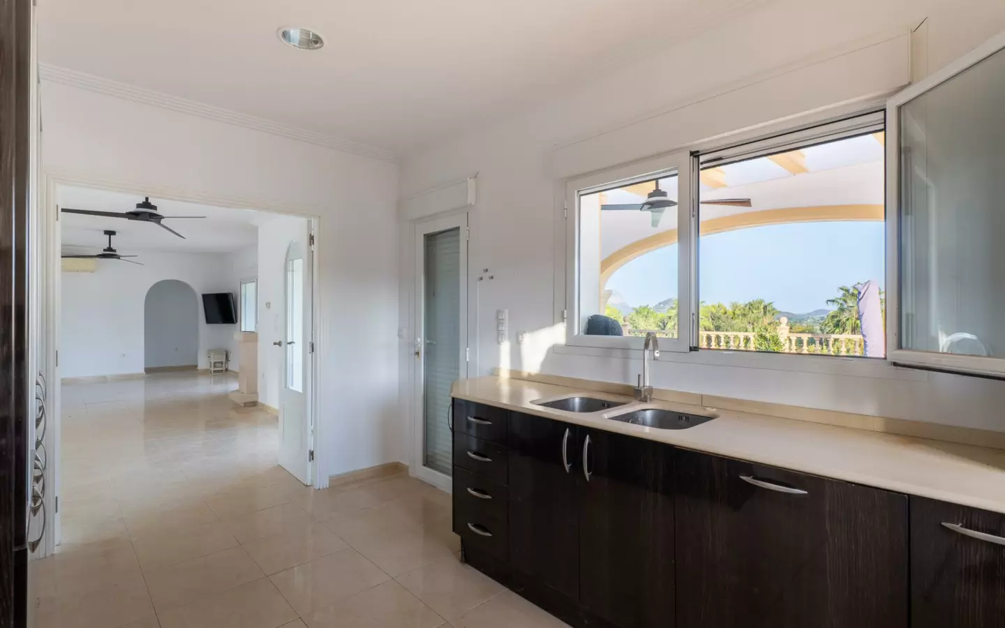 4-bedroom Villa In Beniarbeig, Spain (376 M²)