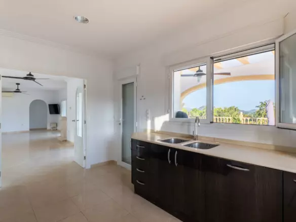 4-bedroom Villa In Beniarbeig, Spain (376 M²)