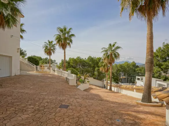 4-bedroom Villa In Altea, Spain (400 M²)