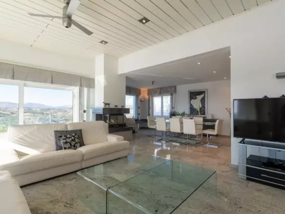 4-bedroom Villa In Moraira, Spain (434 M²)