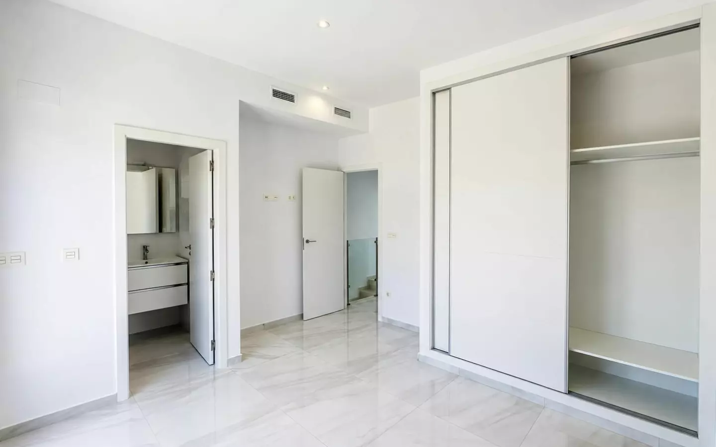 3-bedroom Villa In La Nucía, Spain (123 M²)