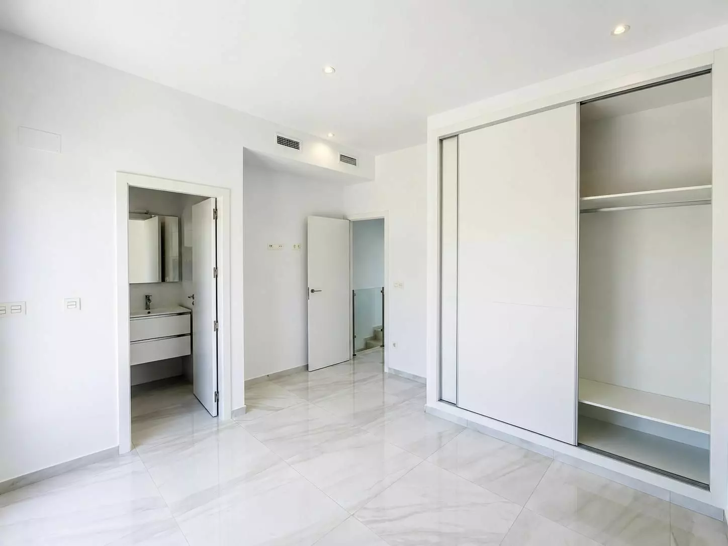 3-bedroom Villa In La Nucía, Spain (123 M²)