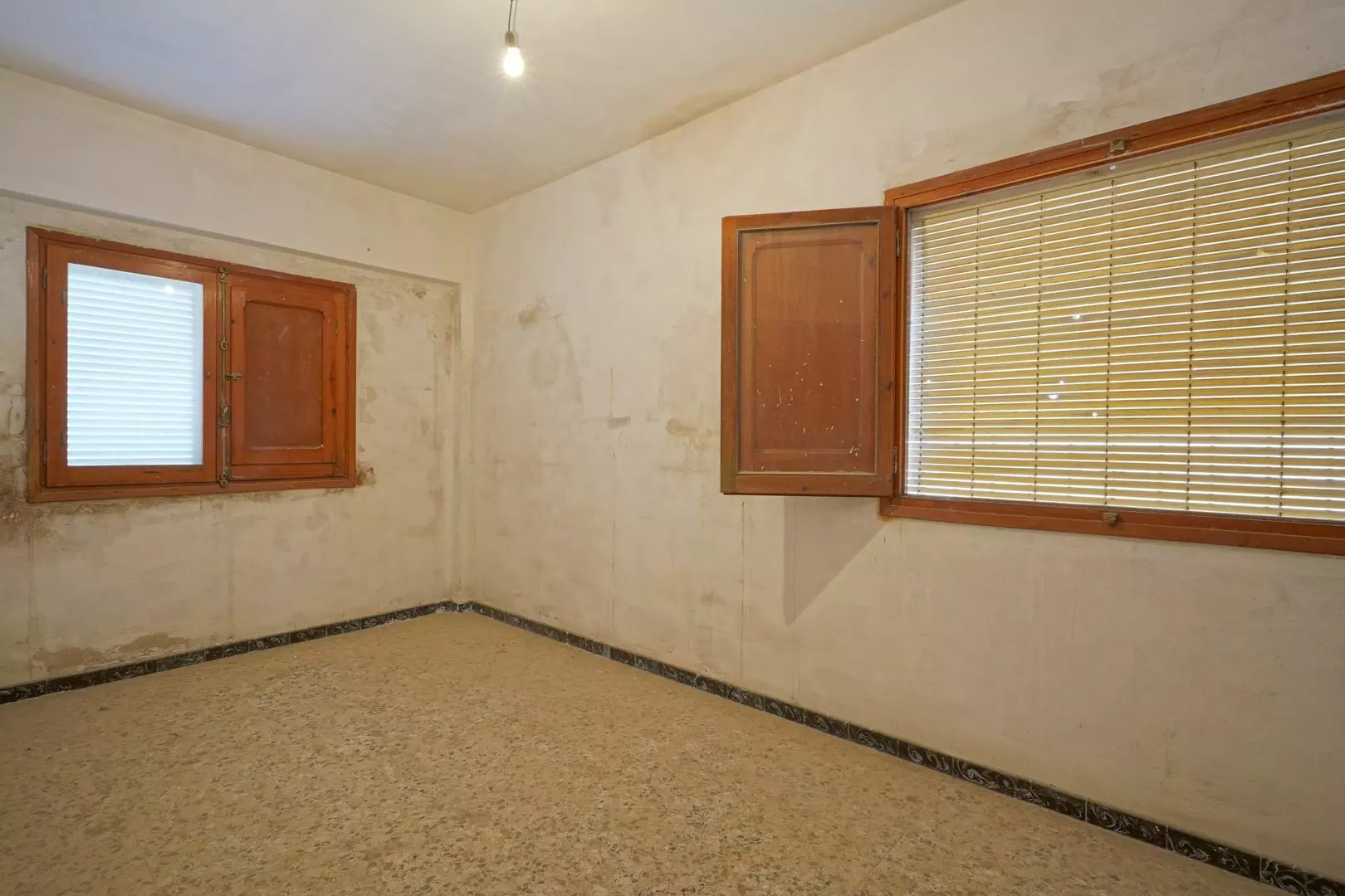2-13-8d2565 7-bedroom House In Benissa, Spain (328 M²)