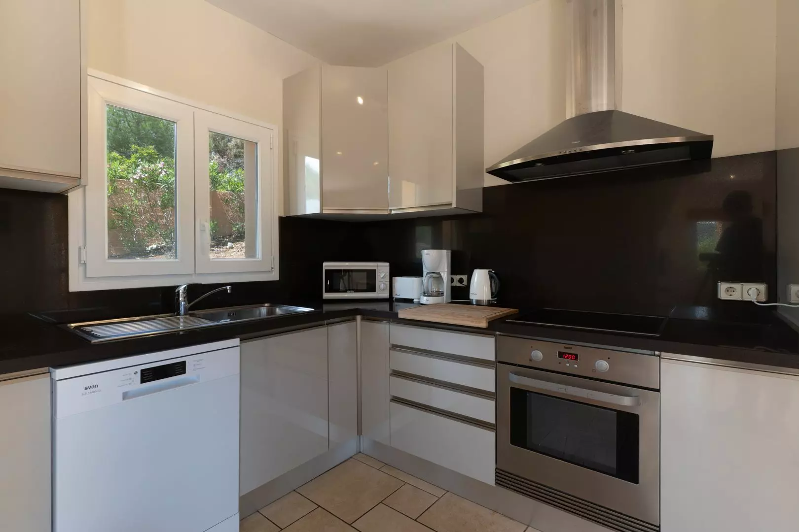 3-bedroom Villa In Jávea – Xàbia, Spain (255 M²)