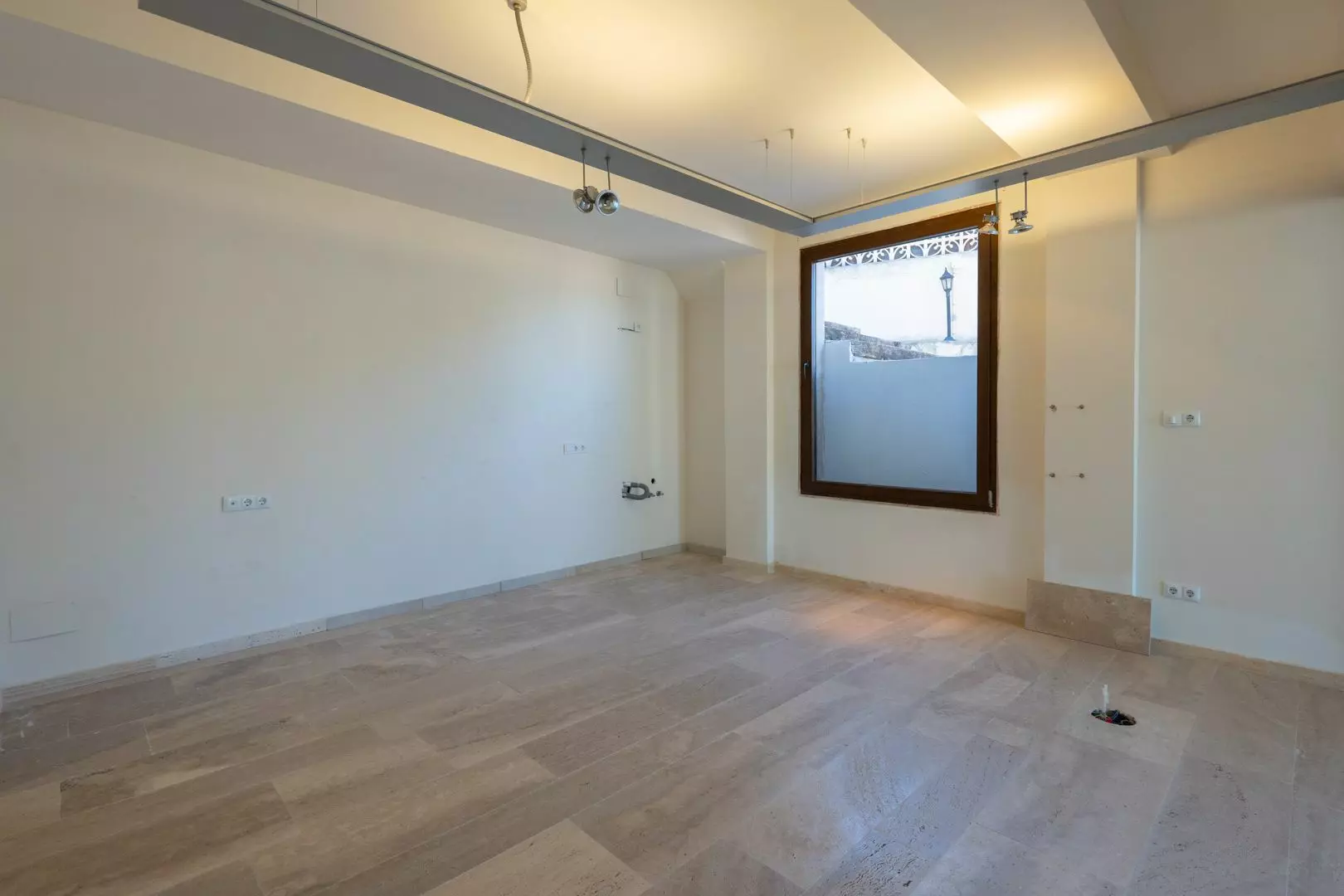 2-13-c57eee 3-bedroom Commercial Unit In Benissa, Spain (301 M²)